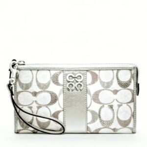 😍 Coach Julia Embellished Sequins Signature C Zippy Wristlet Wallet Silver Bag